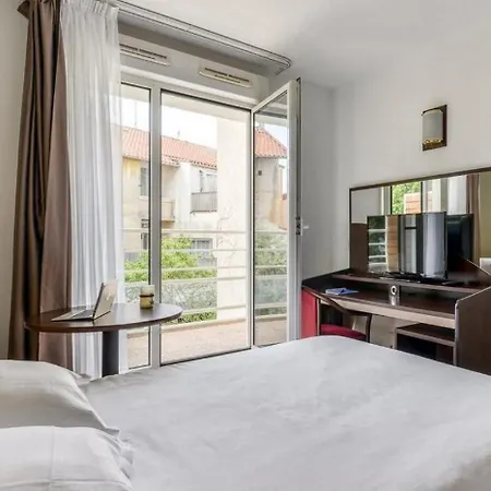 Aparthotel Zenitude - Avec Balcon En Hoteliere Beziers