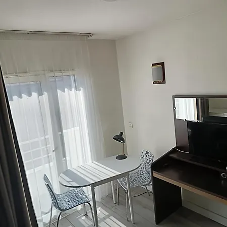 Zenitude - Avec Balcon En Hoteliere *