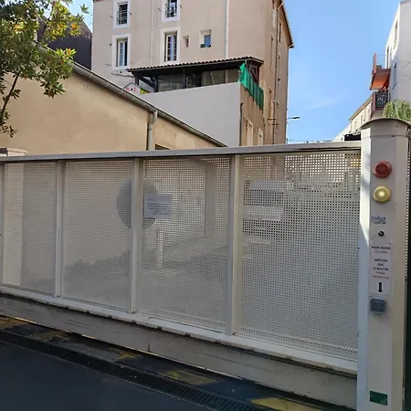 Zenitude - Avec Balcon En Hoteliere
